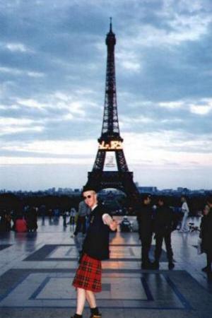 Skids strikes a pose in front of the Eiffel tower 9th June 1999